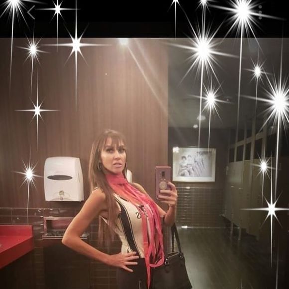 Meet your Posher, Tanya - Picture 1 of 1